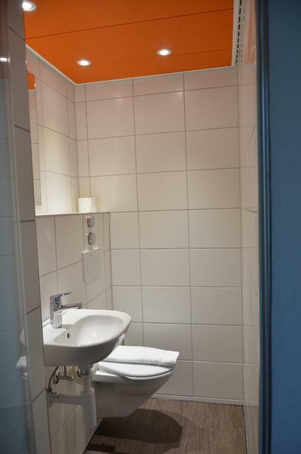 Easyhotel Zurich West Екстериор снимка