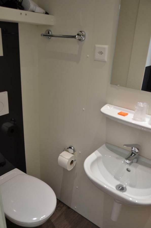 Easyhotel Zurich West Екстериор снимка